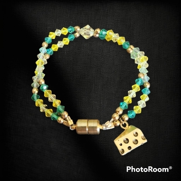 HANDMADE Crystal Green Bay Packers Cheese Charm Torsade Bracelet - Picture 1 of 6